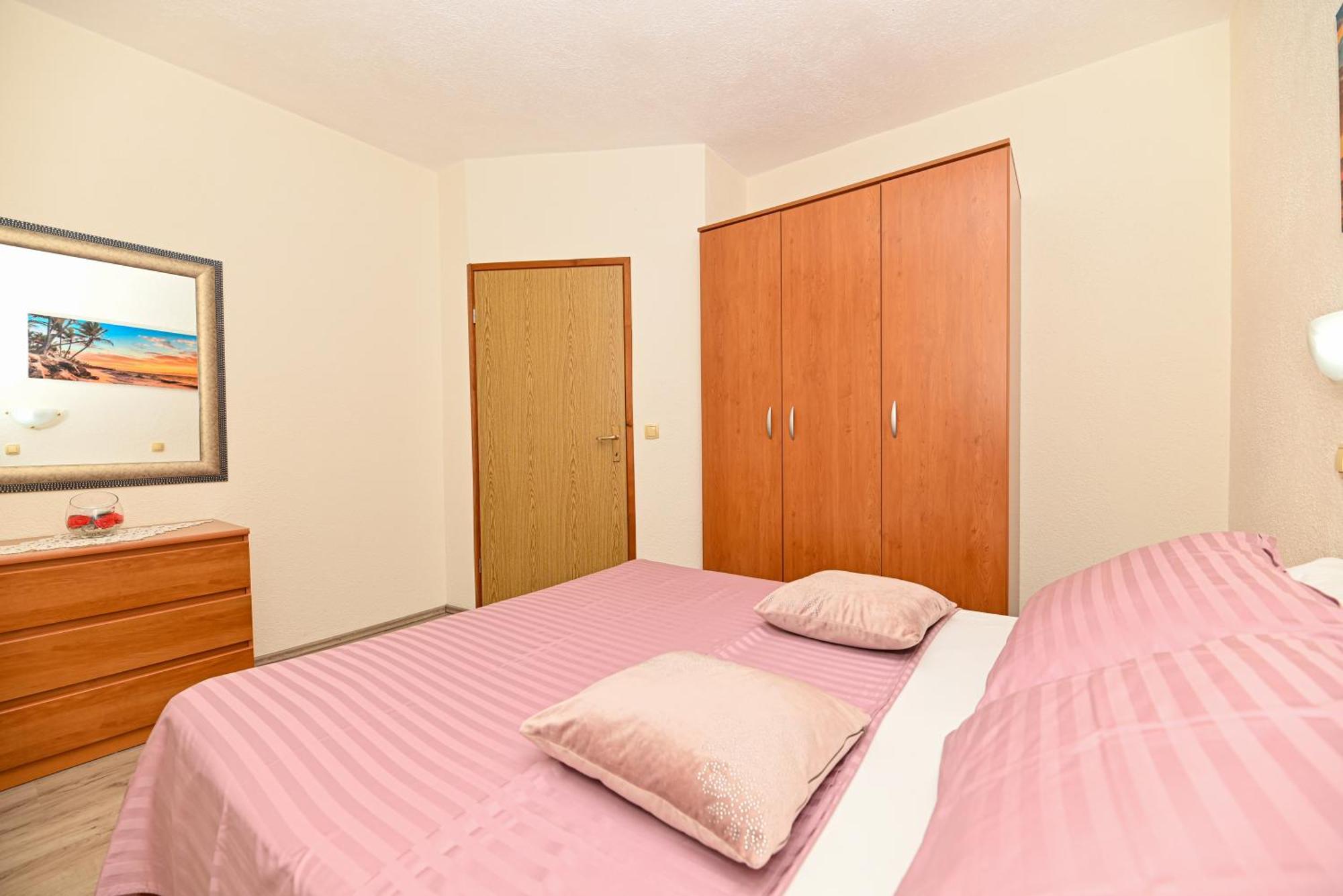 Apartments Patricia Трогір Екстер'єр фото