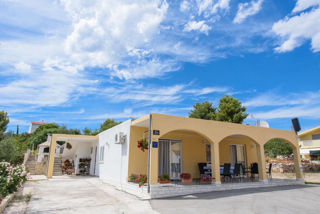 Apartments Patricia Трогір Екстер'єр фото